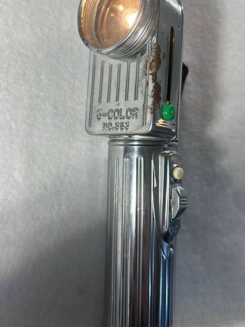 Vintage Parrot No. 353 Three-Color Flashlight – British Hong Kong Made